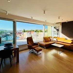 Apartment Center With Parking And A Big Terrace, Brno